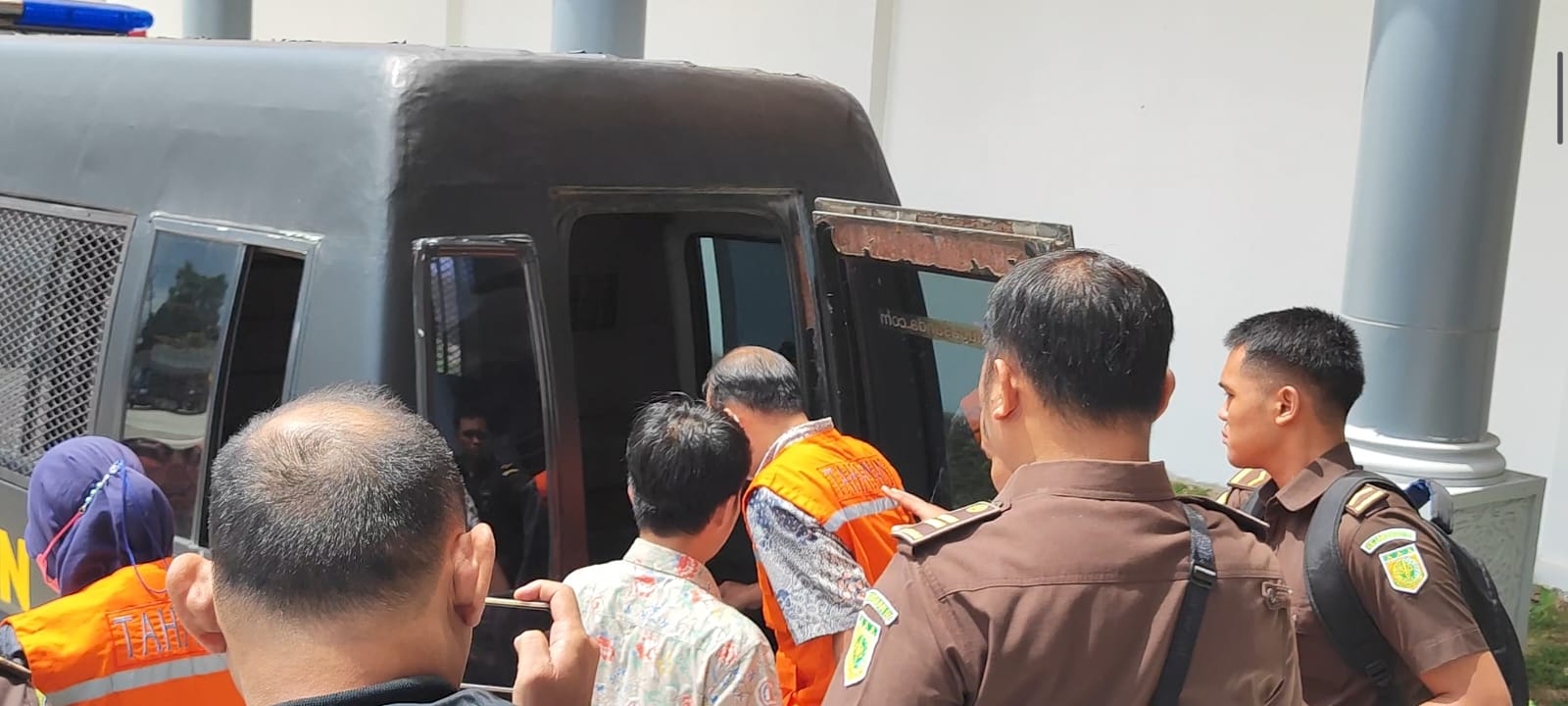 Kejati Kaltim Bongkar Korupsi Rp 4,9 Miliar di RSUD AWS, Tiga Tersangka Ditahan 2