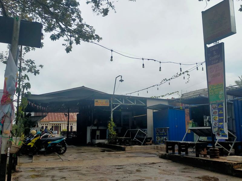 Warga Sungai Kapih Protes Kursi Probebaya Dipakai di Kafe